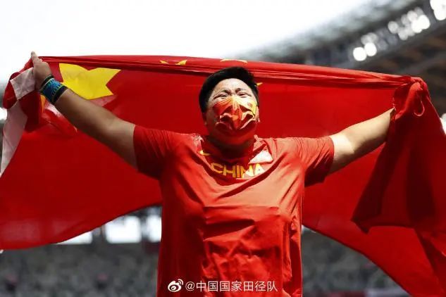  马赛功勋老将宣布退役，终场仪式感人肺腑  